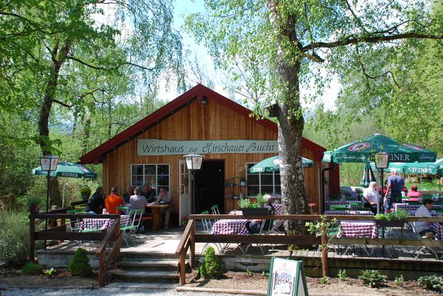 Wirtshaus zur Hirschauer Bucht am Chiemsee Radweg, Hirschau bei Grabenstätt